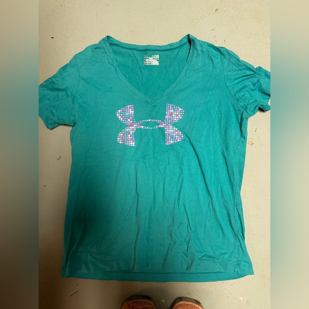 Under Armour Women's Aqua V-Neck Tee